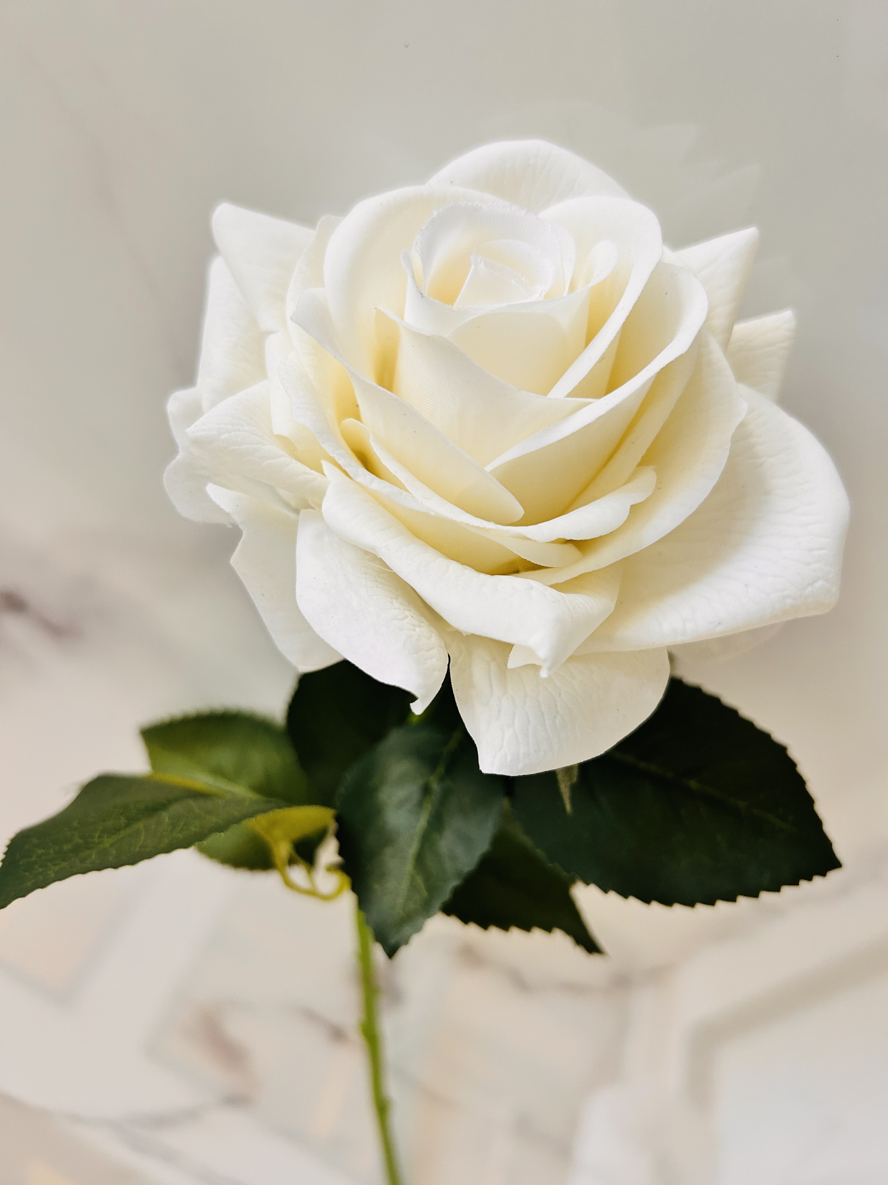 Artificial floral arrangement